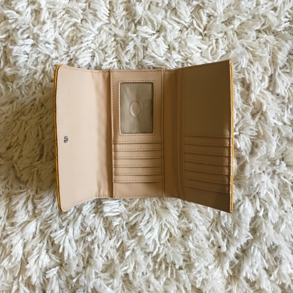 πβ¨ GUESS PURSE AND MATCHING WALLET SET - Picture 4 of 11